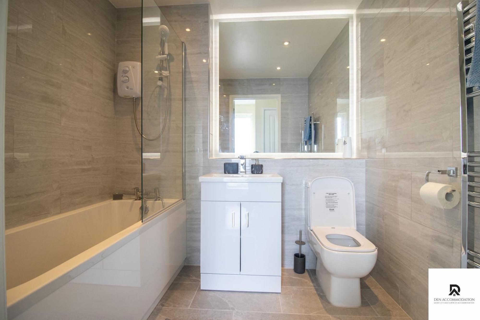 Newly Launched Two Bedroom House By Den Accommodation Short Lets & Serviced Accommodation With Garden Λονδίνο Εξωτερικό φωτογραφία