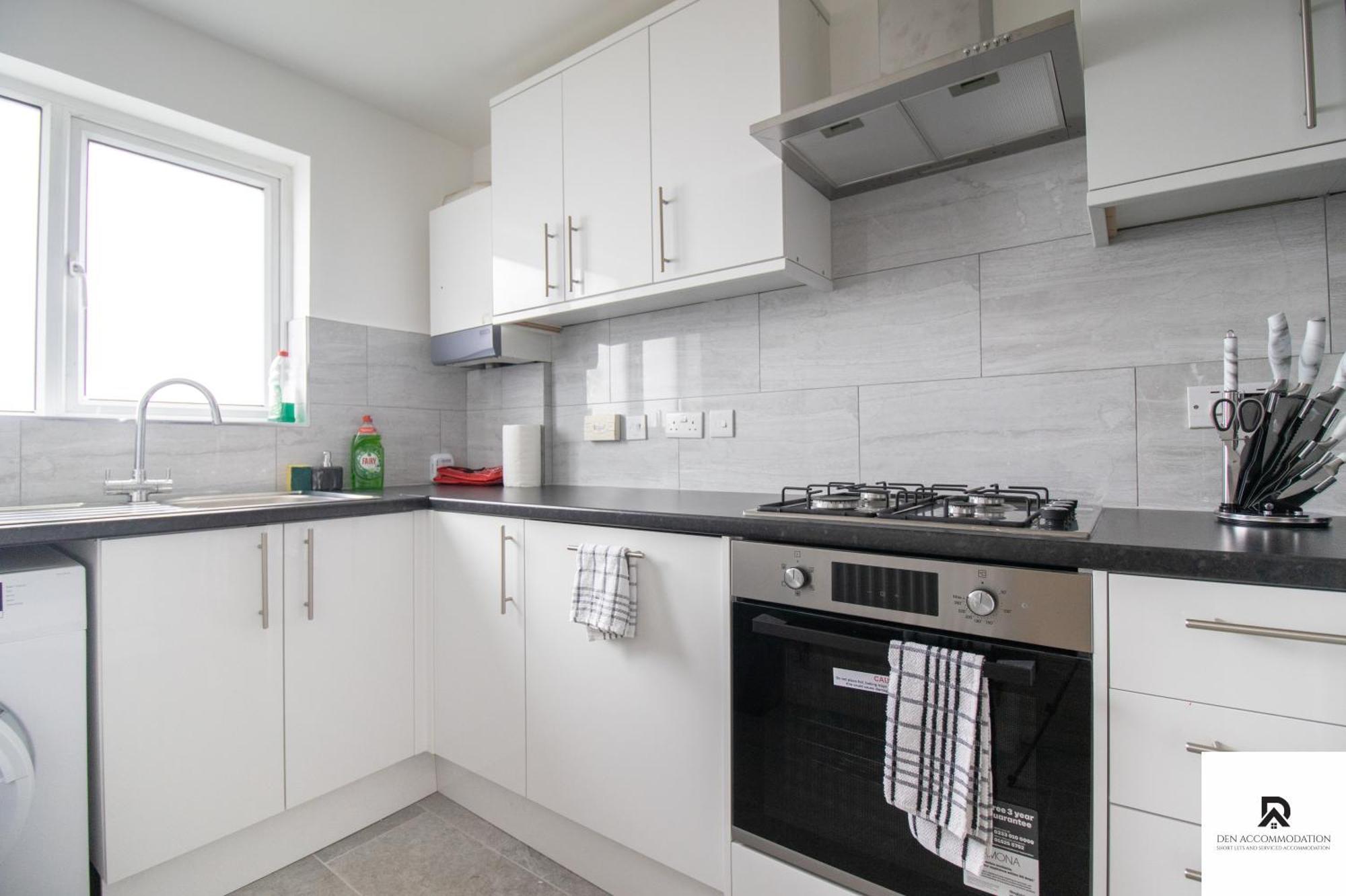 Newly Launched Two Bedroom House By Den Accommodation Short Lets & Serviced Accommodation With Garden Λονδίνο Εξωτερικό φωτογραφία
