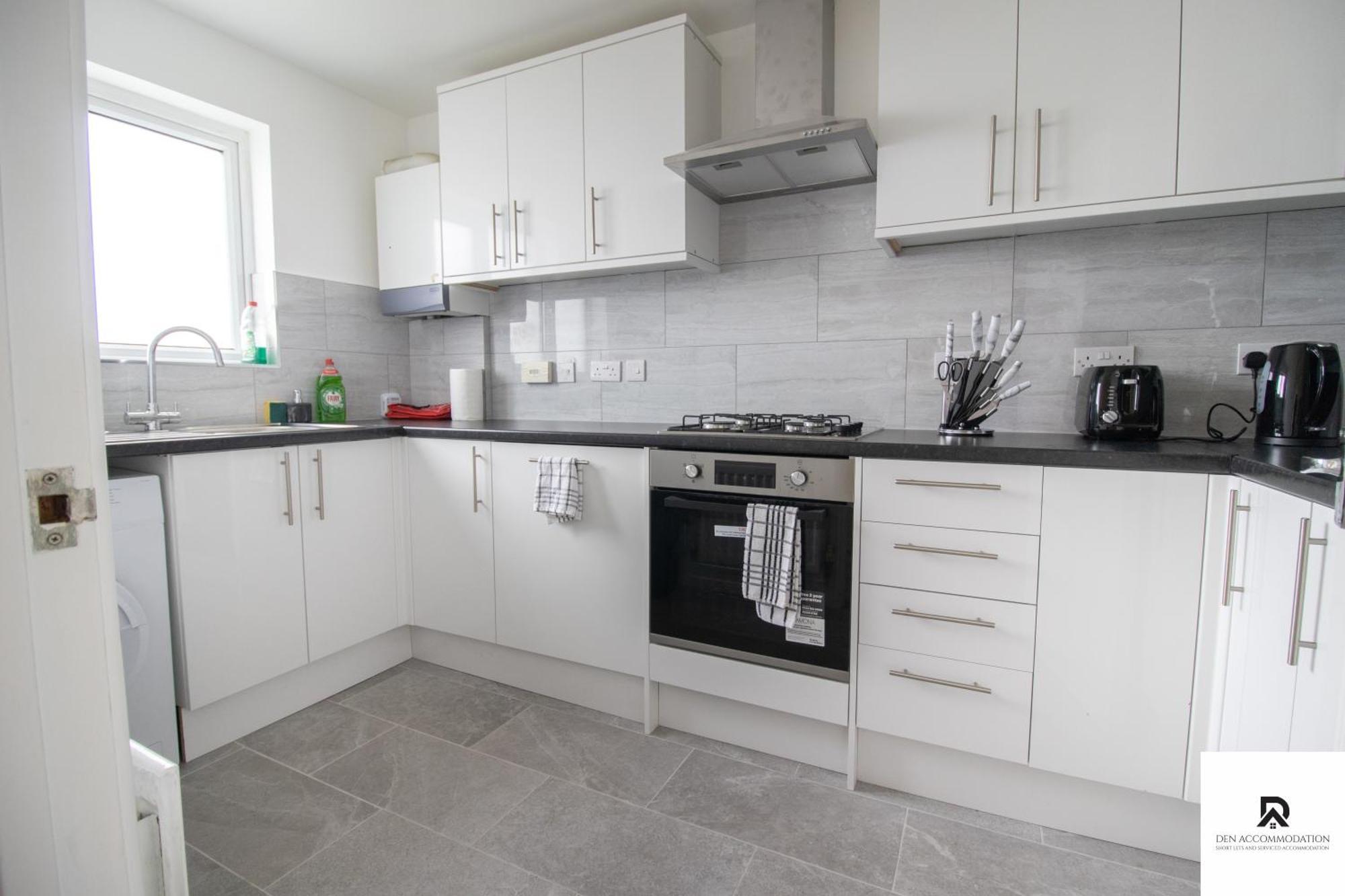 Newly Launched Two Bedroom House By Den Accommodation Short Lets & Serviced Accommodation With Garden Λονδίνο Εξωτερικό φωτογραφία