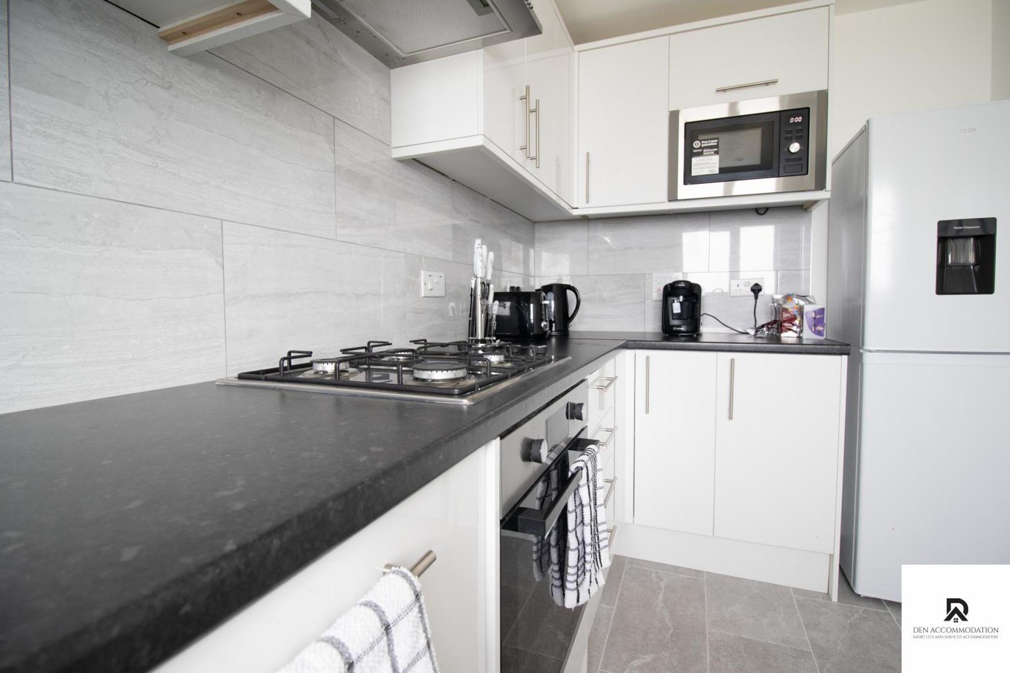Newly Launched Two Bedroom House By Den Accommodation Short Lets & Serviced Accommodation With Garden Λονδίνο Εξωτερικό φωτογραφία
