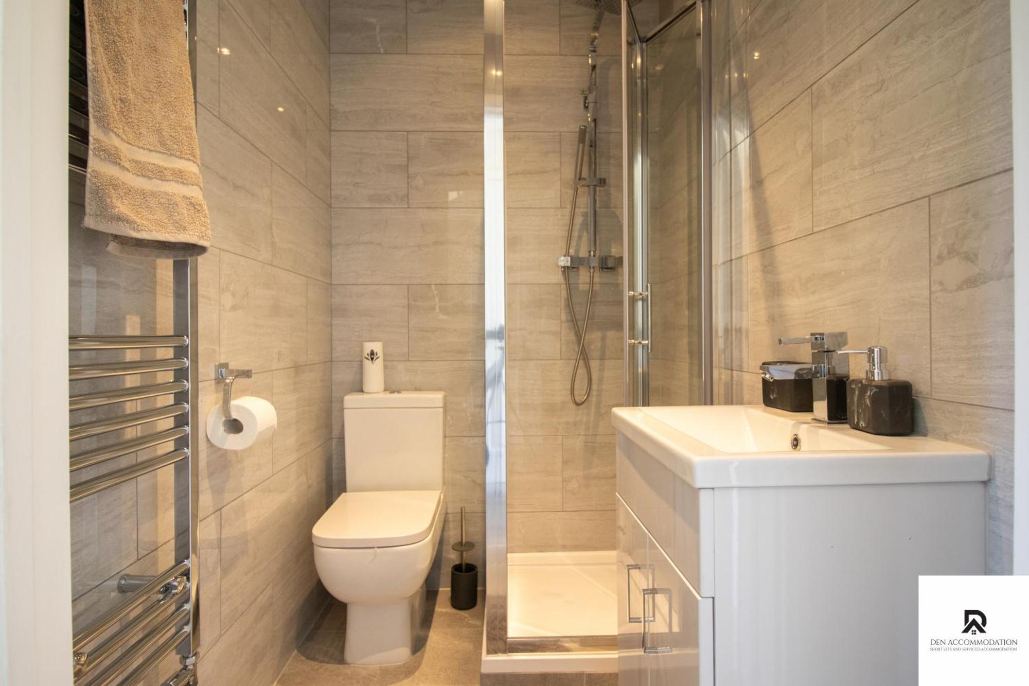 Newly Launched Two Bedroom House By Den Accommodation Short Lets & Serviced Accommodation With Garden Λονδίνο Εξωτερικό φωτογραφία